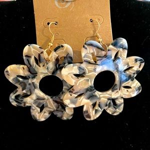 Plunder vintage earrings